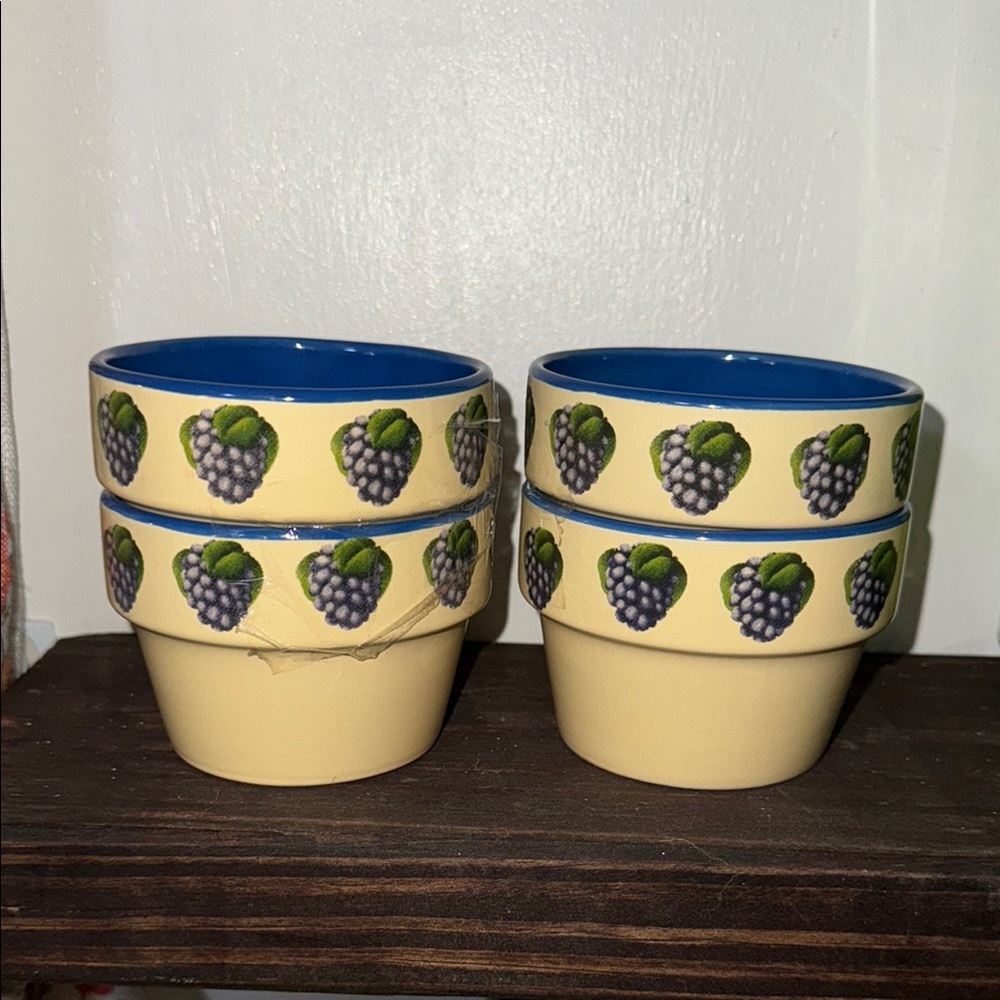 Set of 4‎ Grape Pattern Bowls or Muffin Cups
